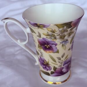 Vintage Royale Garden Staffordshire Bone China Pansy Chintz Footed Mug England